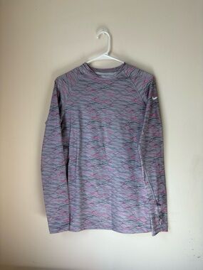Nike Pro Combat Dri Fit Fleece Lined Athletic Top Women’s Large Gray Pink